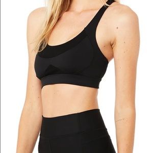 Alo Yoga Embody Bra in Black